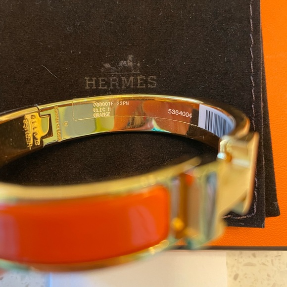 Hermes Clic H bracelet with orange enamel and yellow gold hardware - Picture 4 of 12